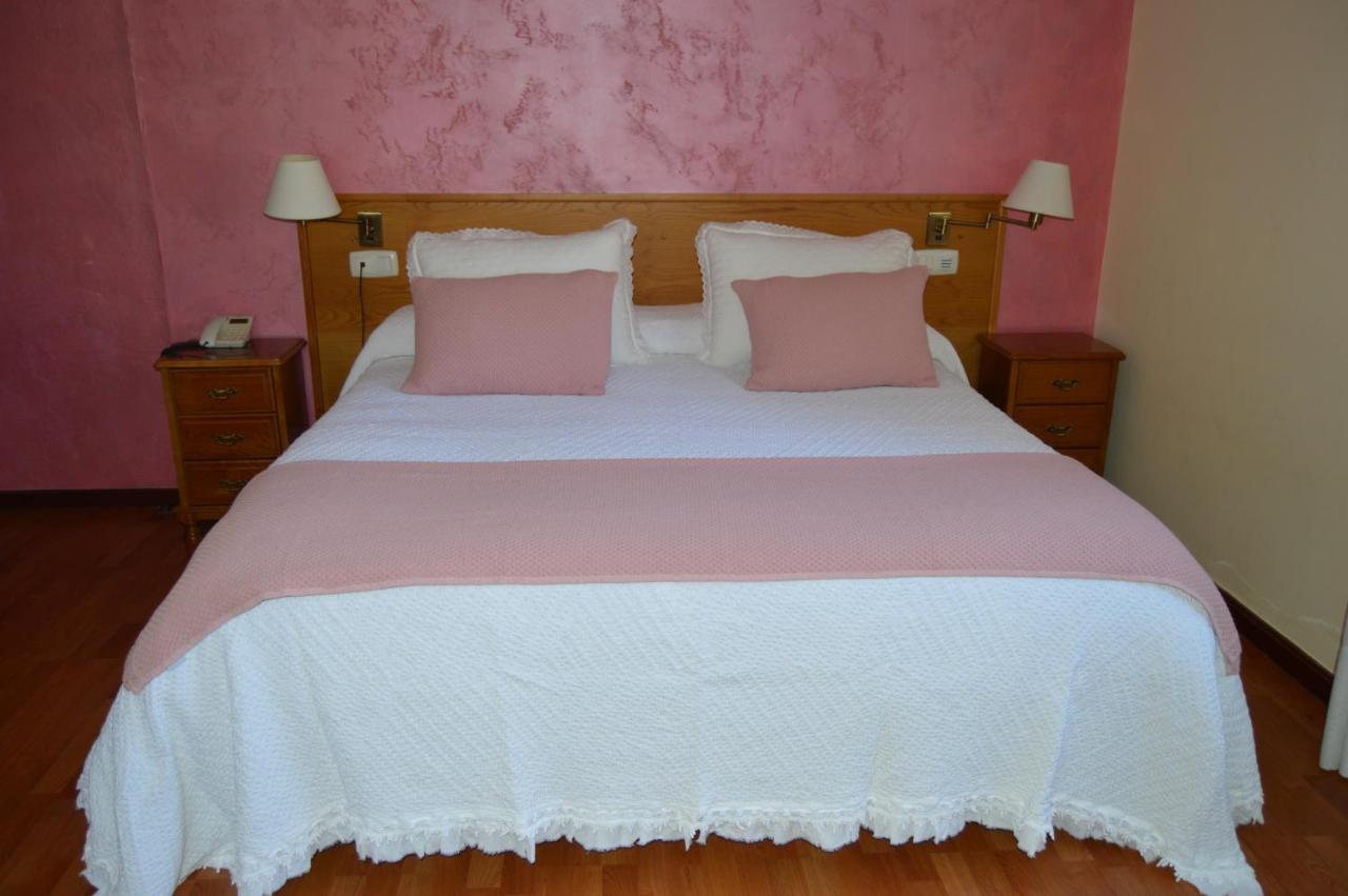 Hotel Restaurante Val Antas de Ulla Εξωτερικό φωτογραφία